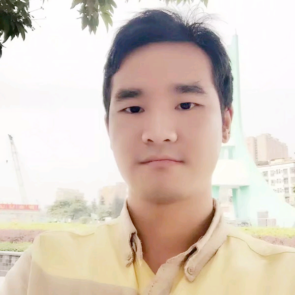 秀丽泪了灰狼的照片