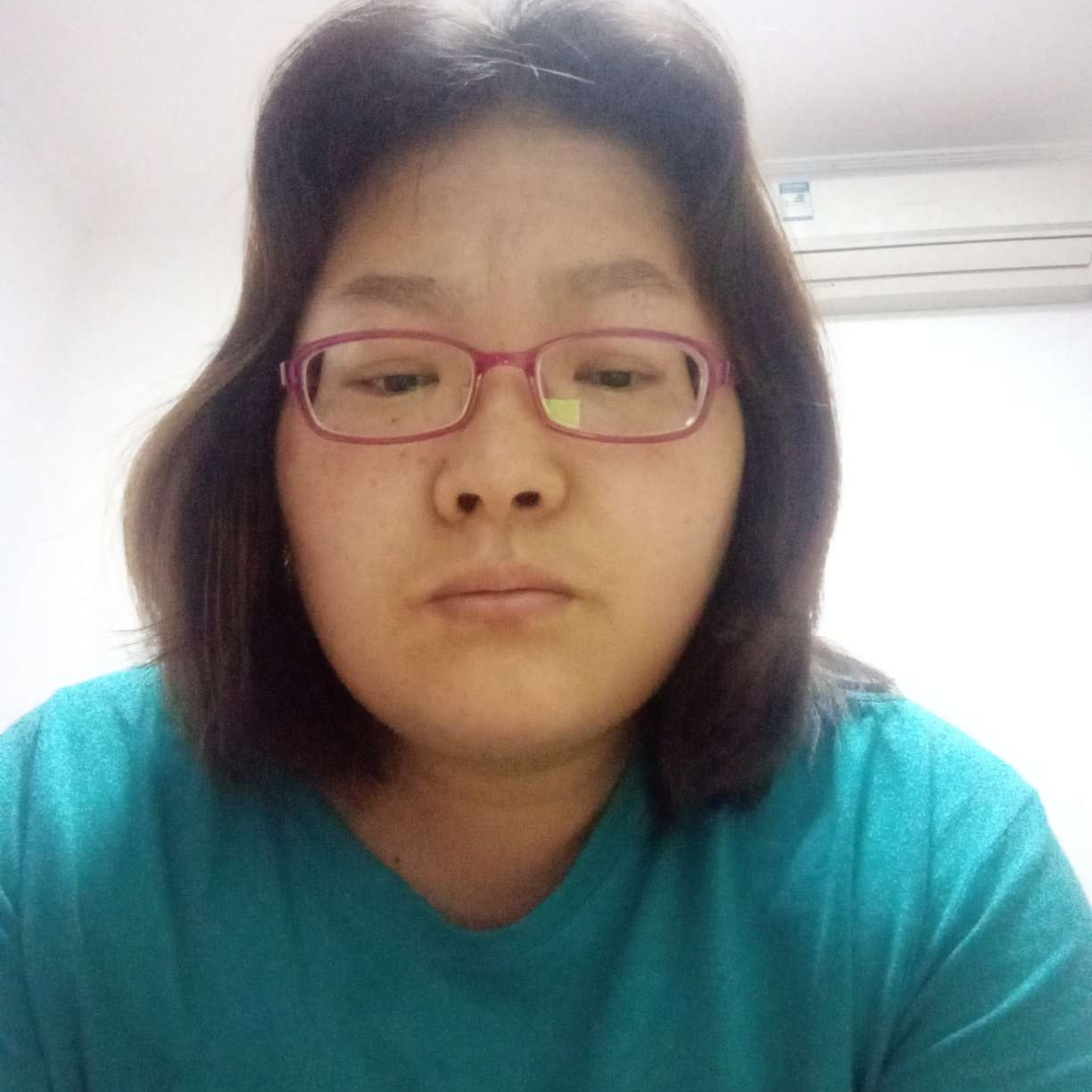 天空中下起了雨的照片