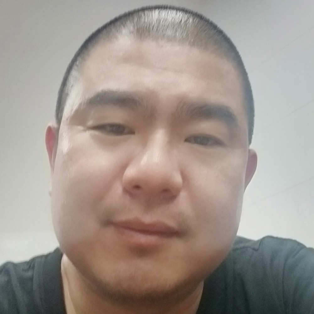 快乐的小龙龙的照片