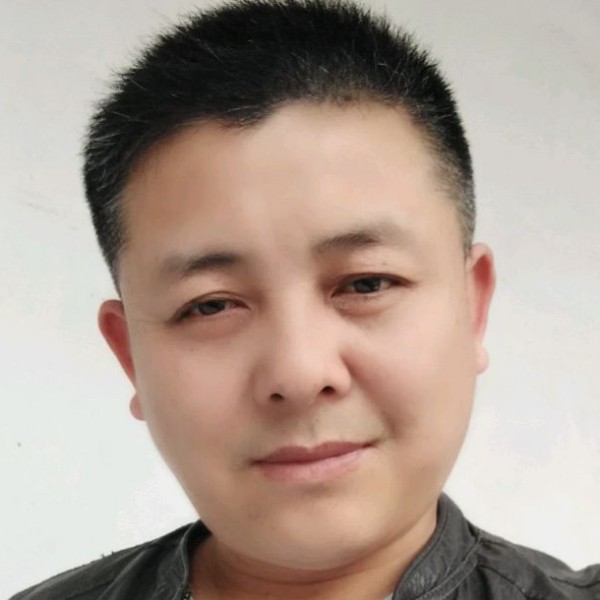 超帅用草丛的照片
