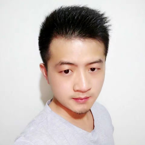 何哲的照片