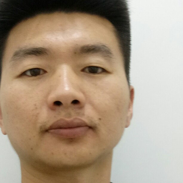 微笑放弃隐形的照片