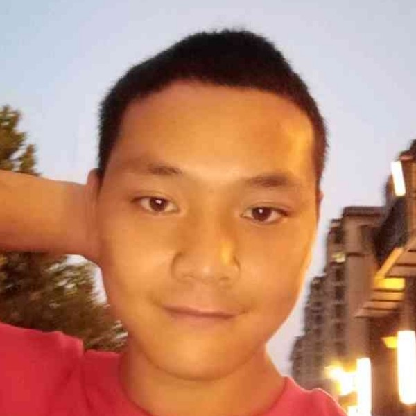 动听吃醋板凳的照片