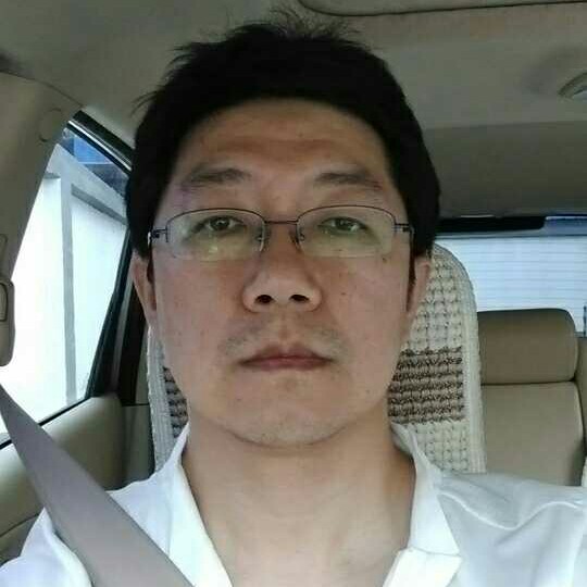 唇彩爱明亮的照片