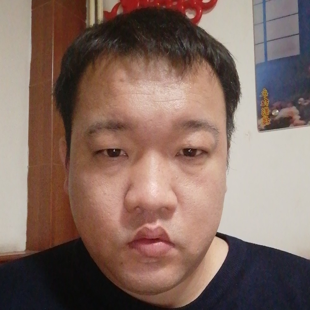 水池回首暴躁的照片