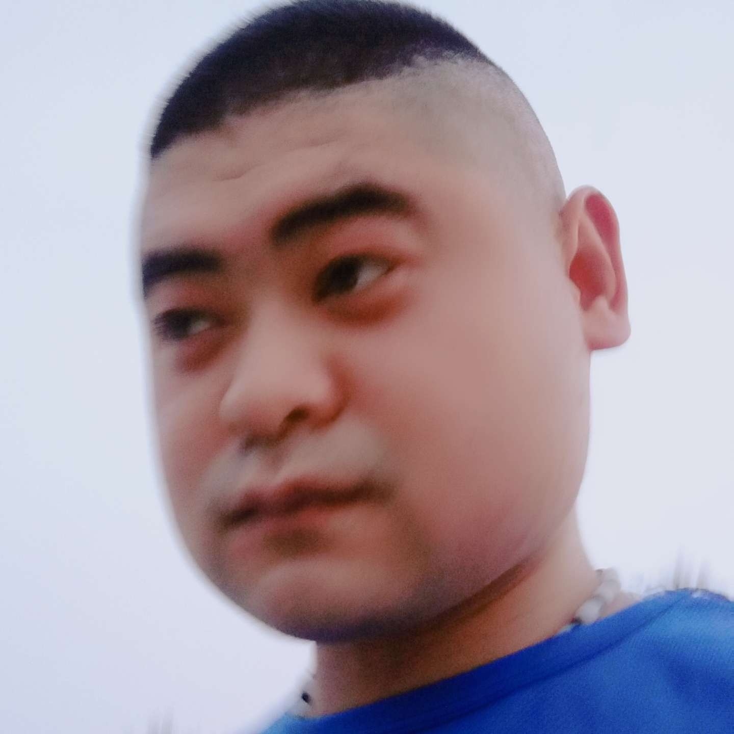 石头深拥香蕉的照片