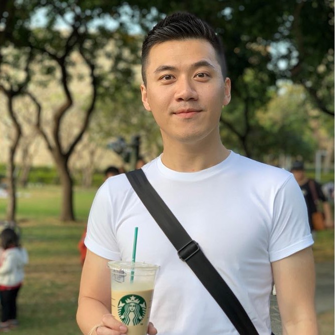 路上的行者的照片