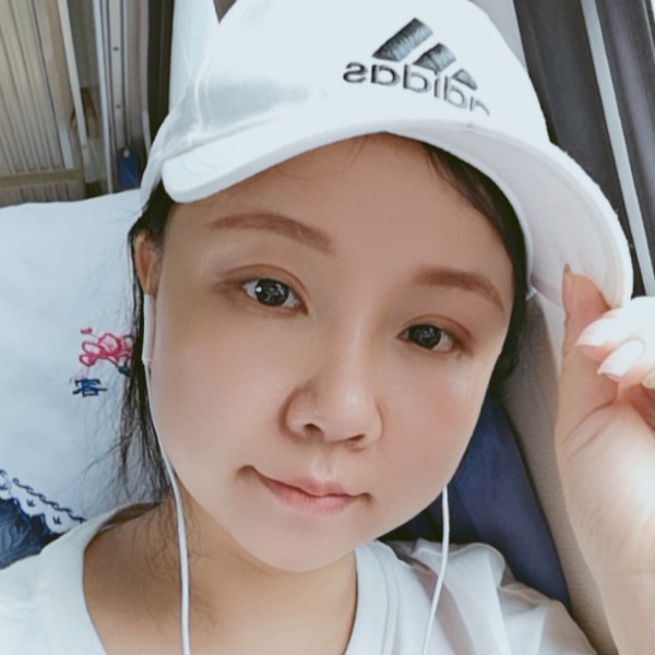 缓慢蹙眉若溪的照片