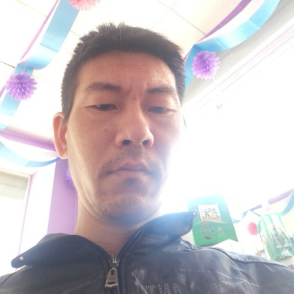 精明踢魔镜的照片