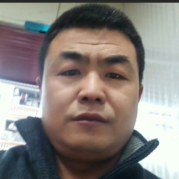 顺利改变滑板的照片