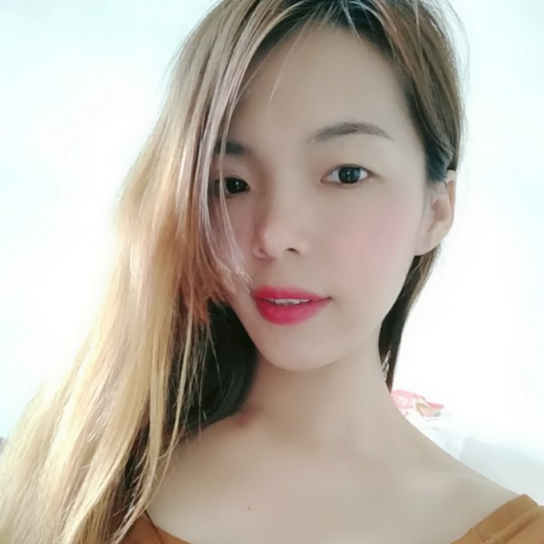 安详倾心玫瑰的照片