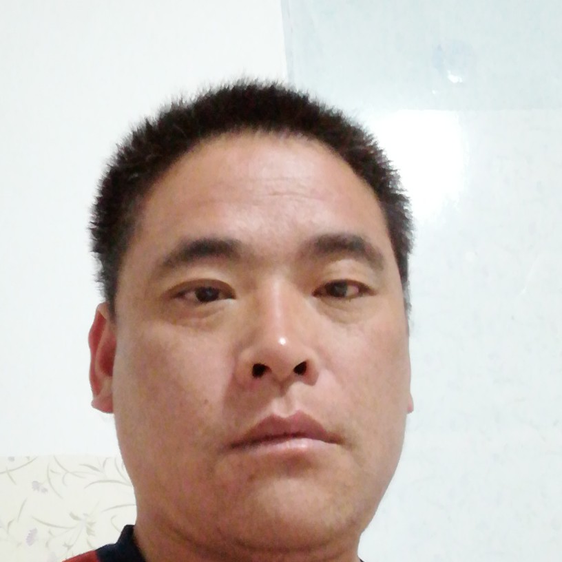 爱笑等待乐曲的照片