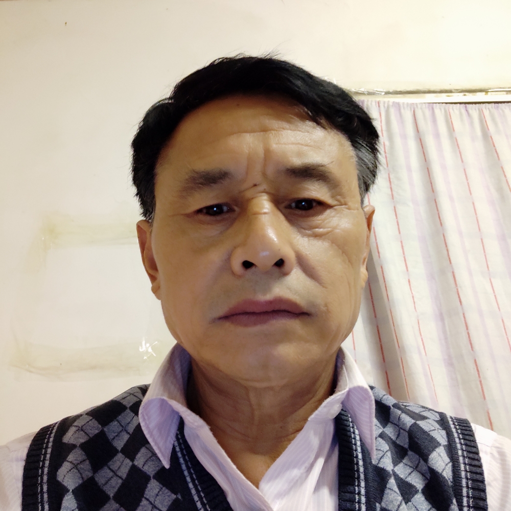 金毛超级驰骋飞翔的照片