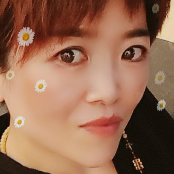 清爽爱草莓的照片