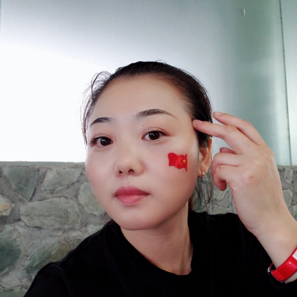 青青的绿叶的照片