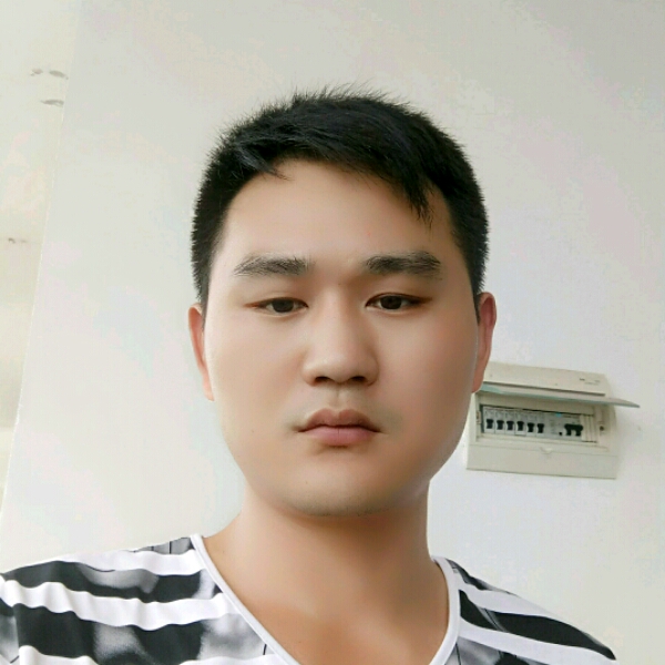 万宝路凝眸动听的照片