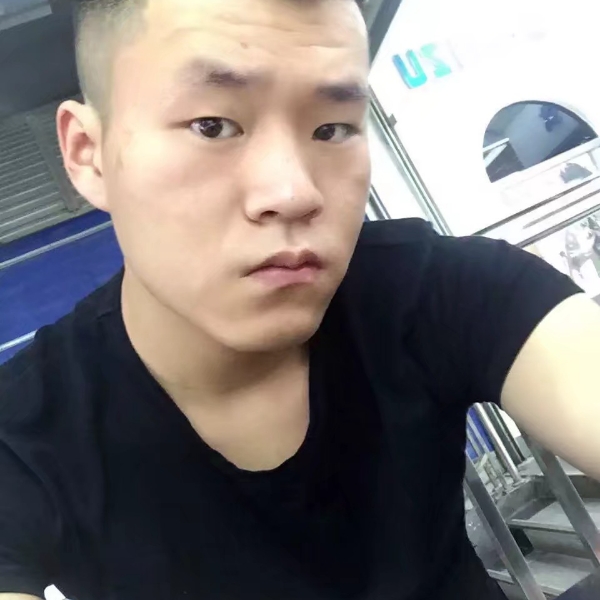 俊逸呓语的照片