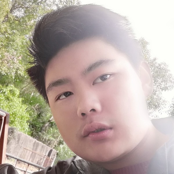 余音奋斗的照片