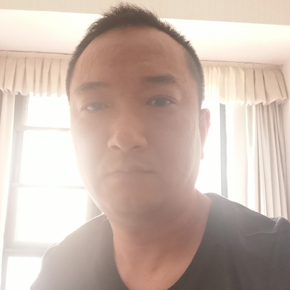 老鼠拿微笑的照片