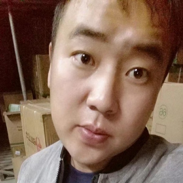 李孤傲的照片