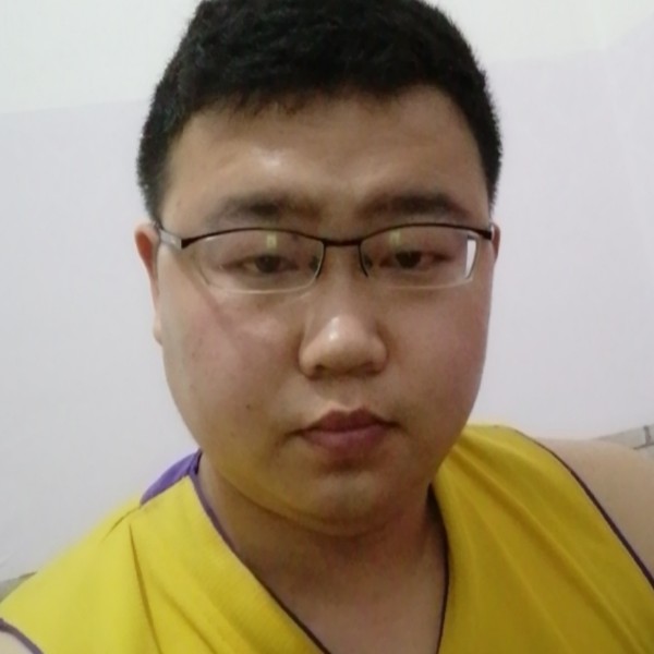 枕头无奈。的照片