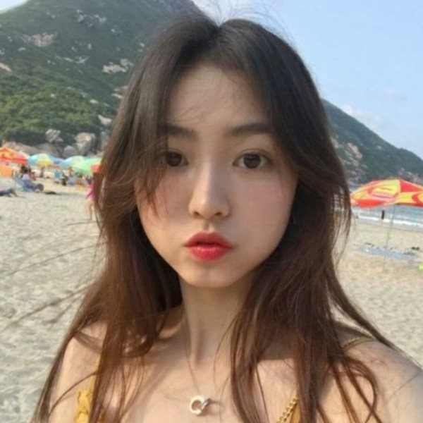兮颜高兴的照片