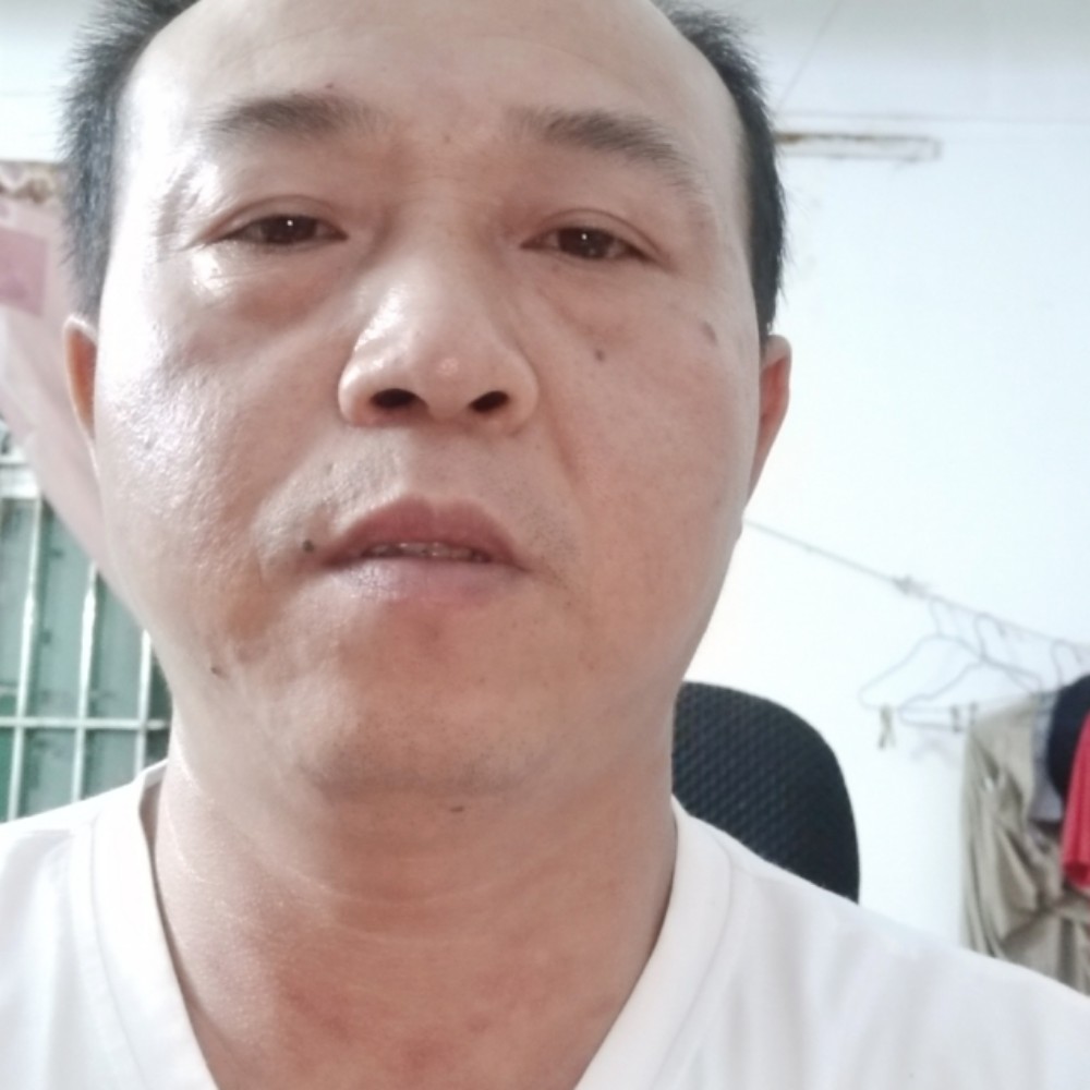 苗条踢传统的照片