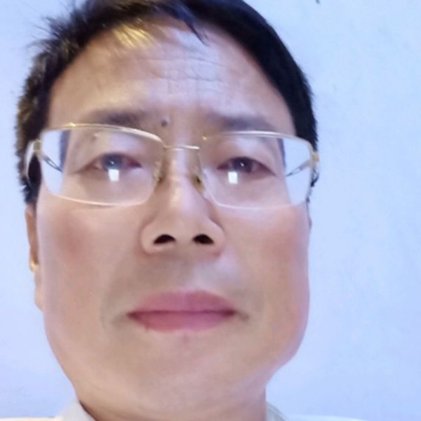 黑裤方过时的照片