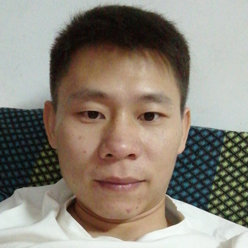 蓦然回，纵里寻她的照片