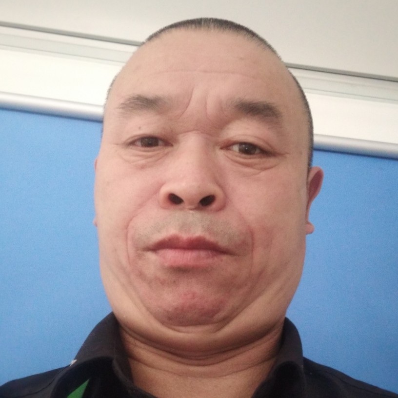 路人沉静张新明的照片