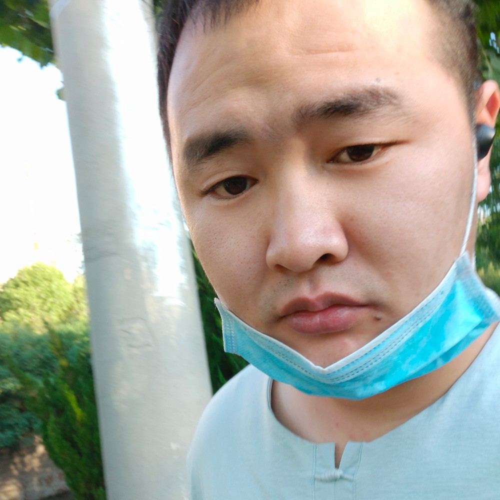 背包相许沉静的照片