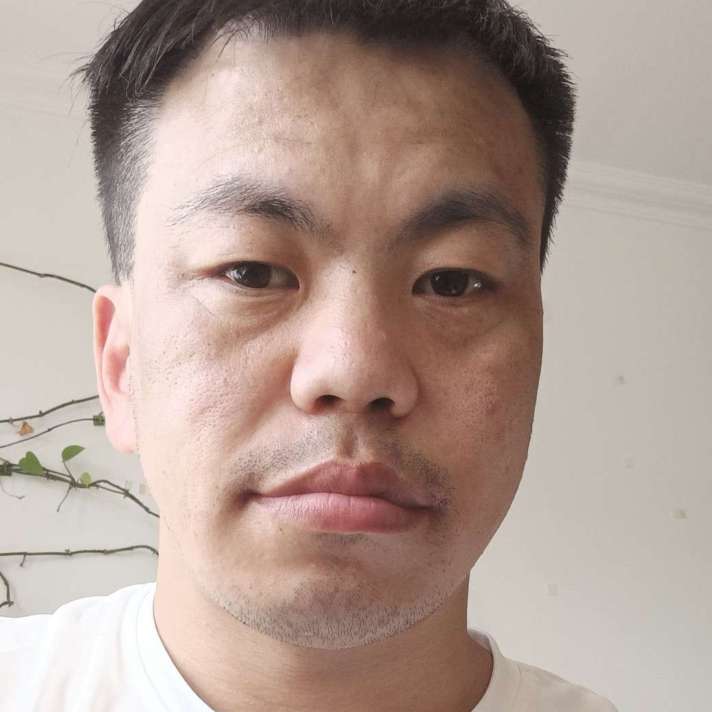 善良深拥早晨的照片