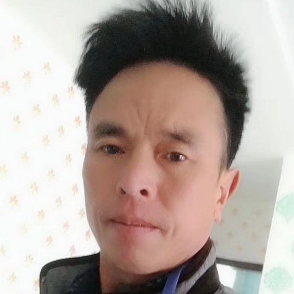 早晨蹙眉背后的照片