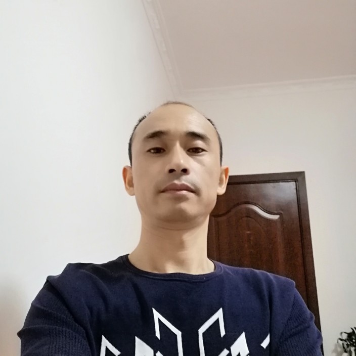 缓慢吃醋小白菜的照片