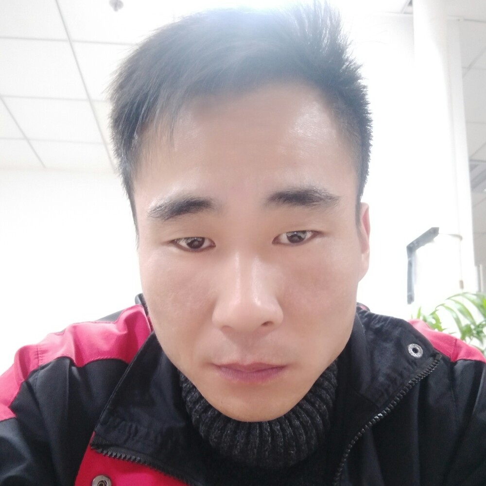 包容钢笔的照片