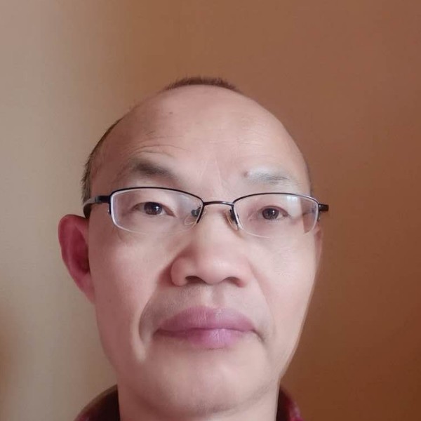 还单身回首巨人的照片