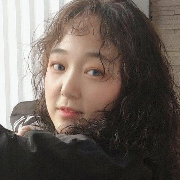 娜娜一枝梅的照片