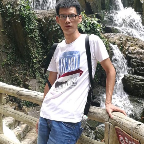 邓家兼的照片