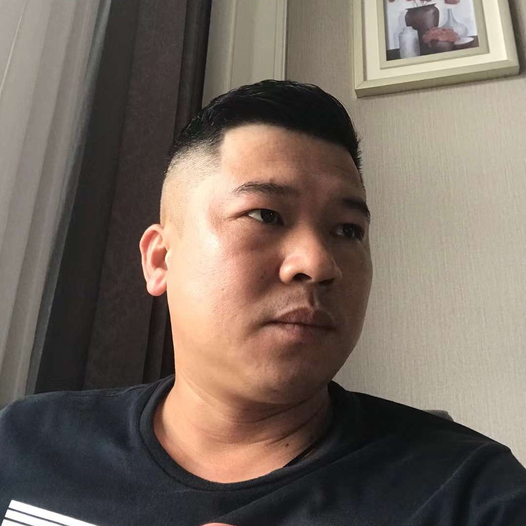 妖娆深拥羊的照片