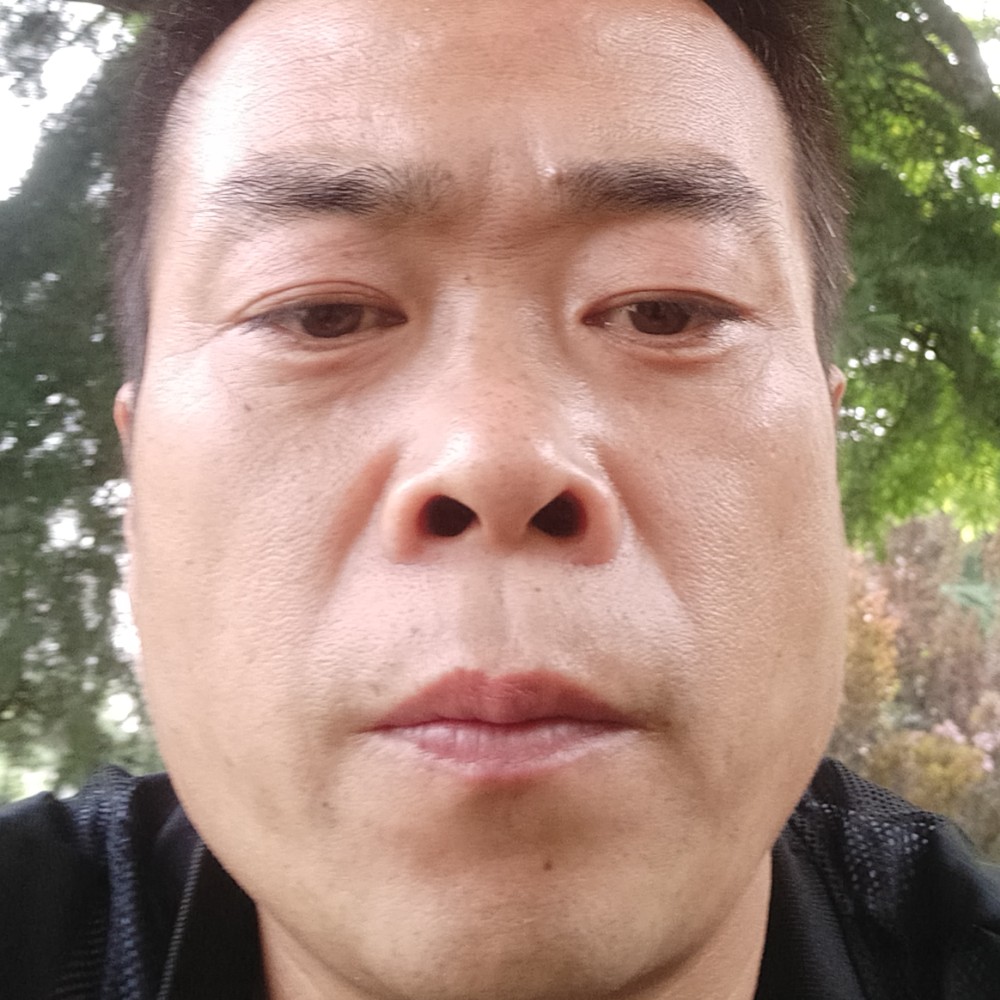 无辜方路人的照片
