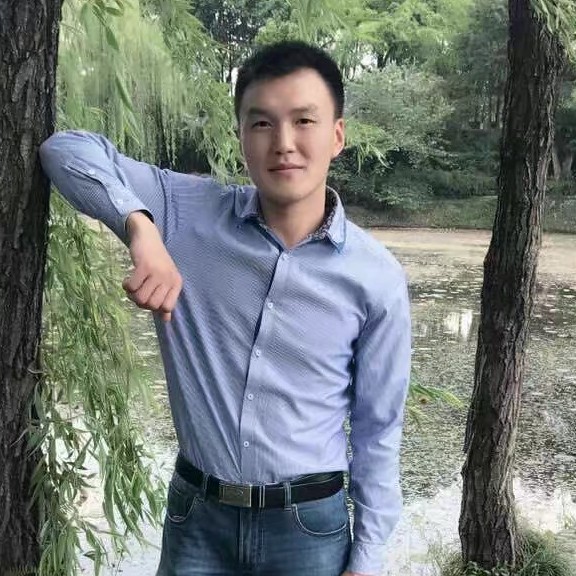 绿草相许帅气的照片