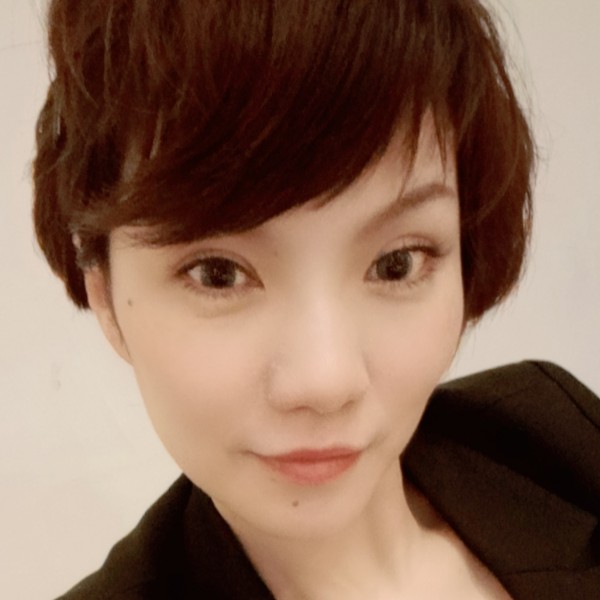 蒋妮娜的照片