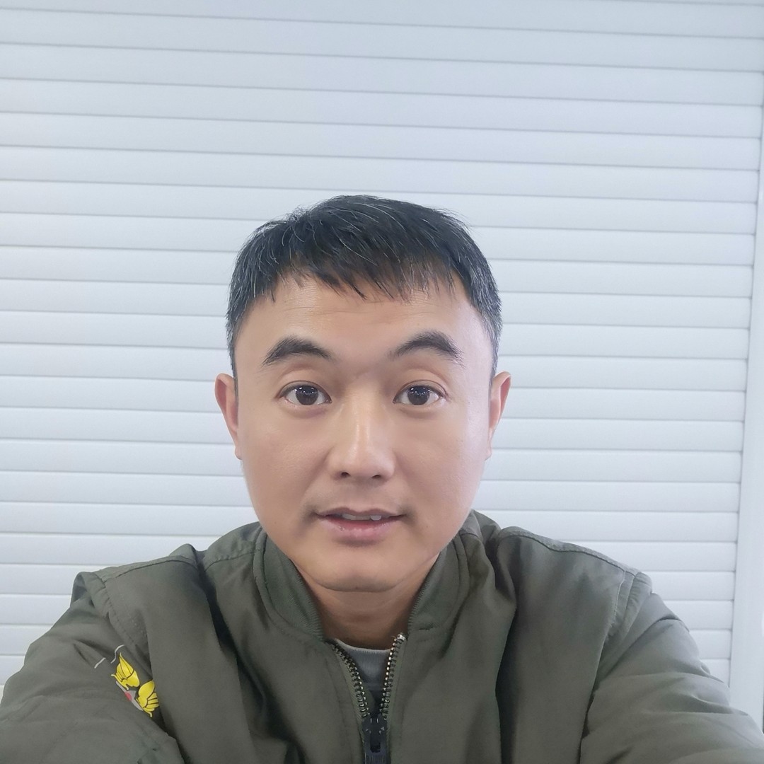 雷雷不说话的照片