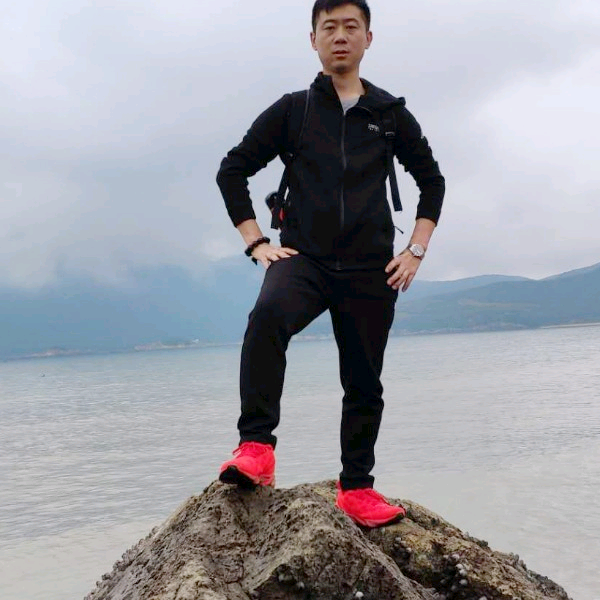 子小九日日升的照片
