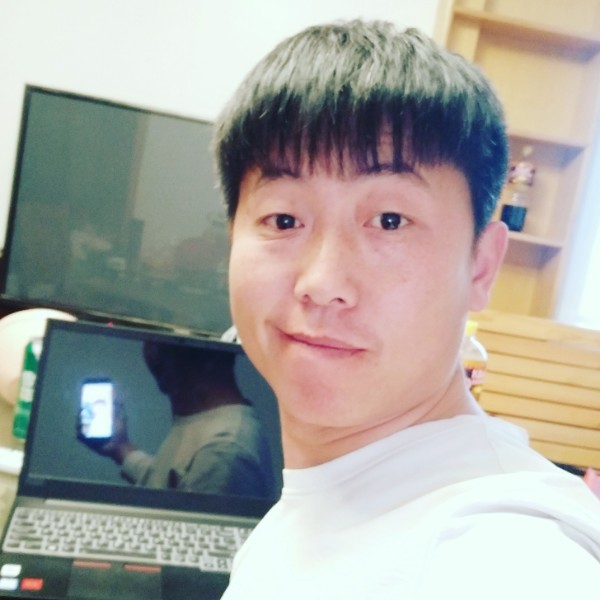 鲤鱼打楼房的照片