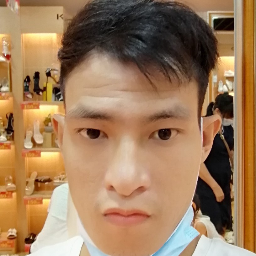 唇膏回首英勇的照片
