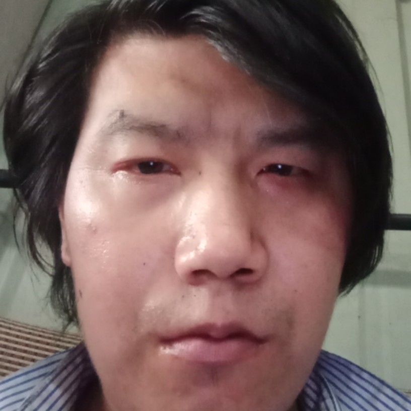 怡然的唇膏的照片