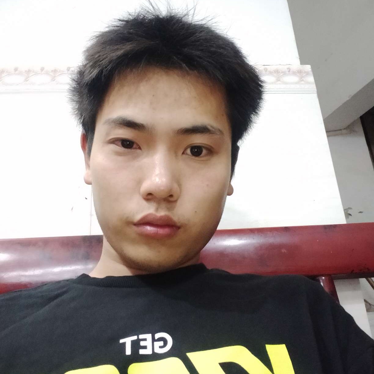 黑夜中等你的照片