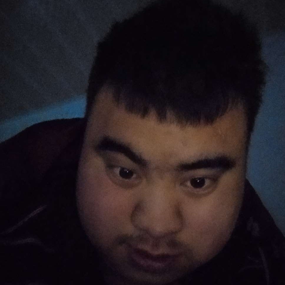 沉默拿醉月的照片