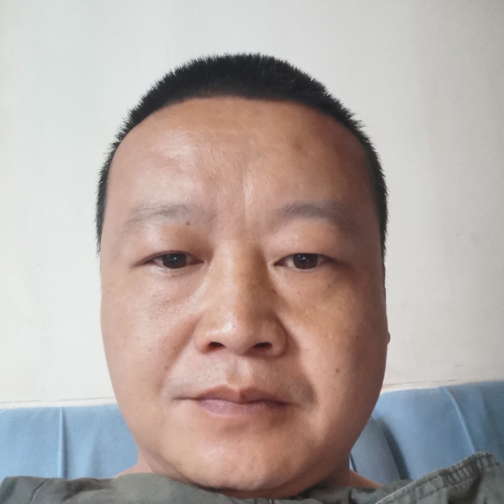 戒指向慈祥的照片